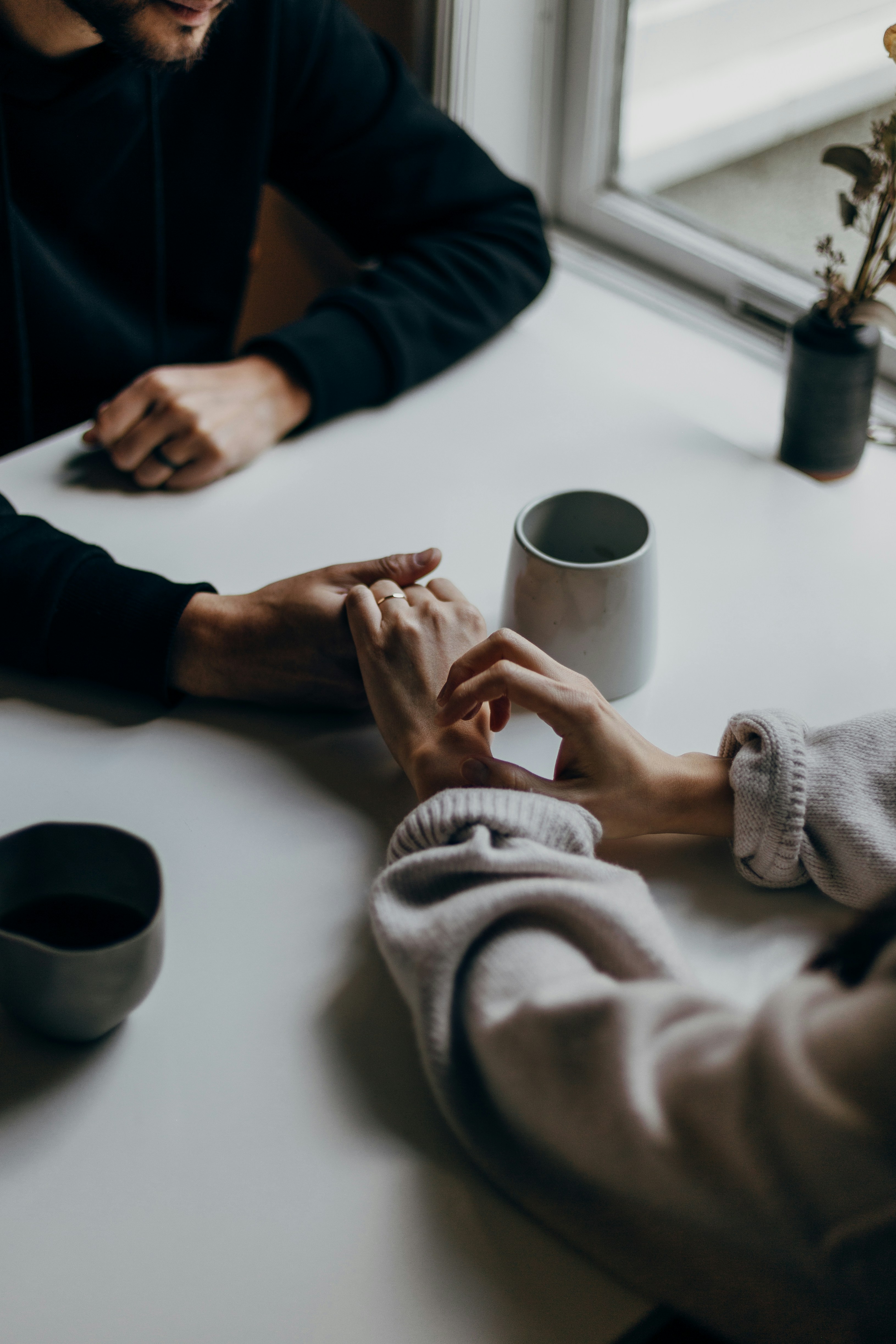 couple quiet coffee date conversation
